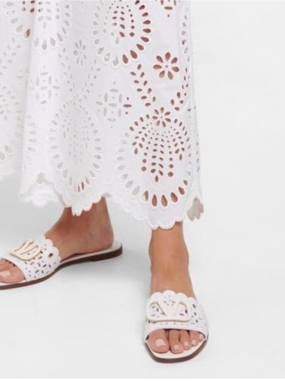 Valentino Garavani Logo Sandals - Picture 6 of 6